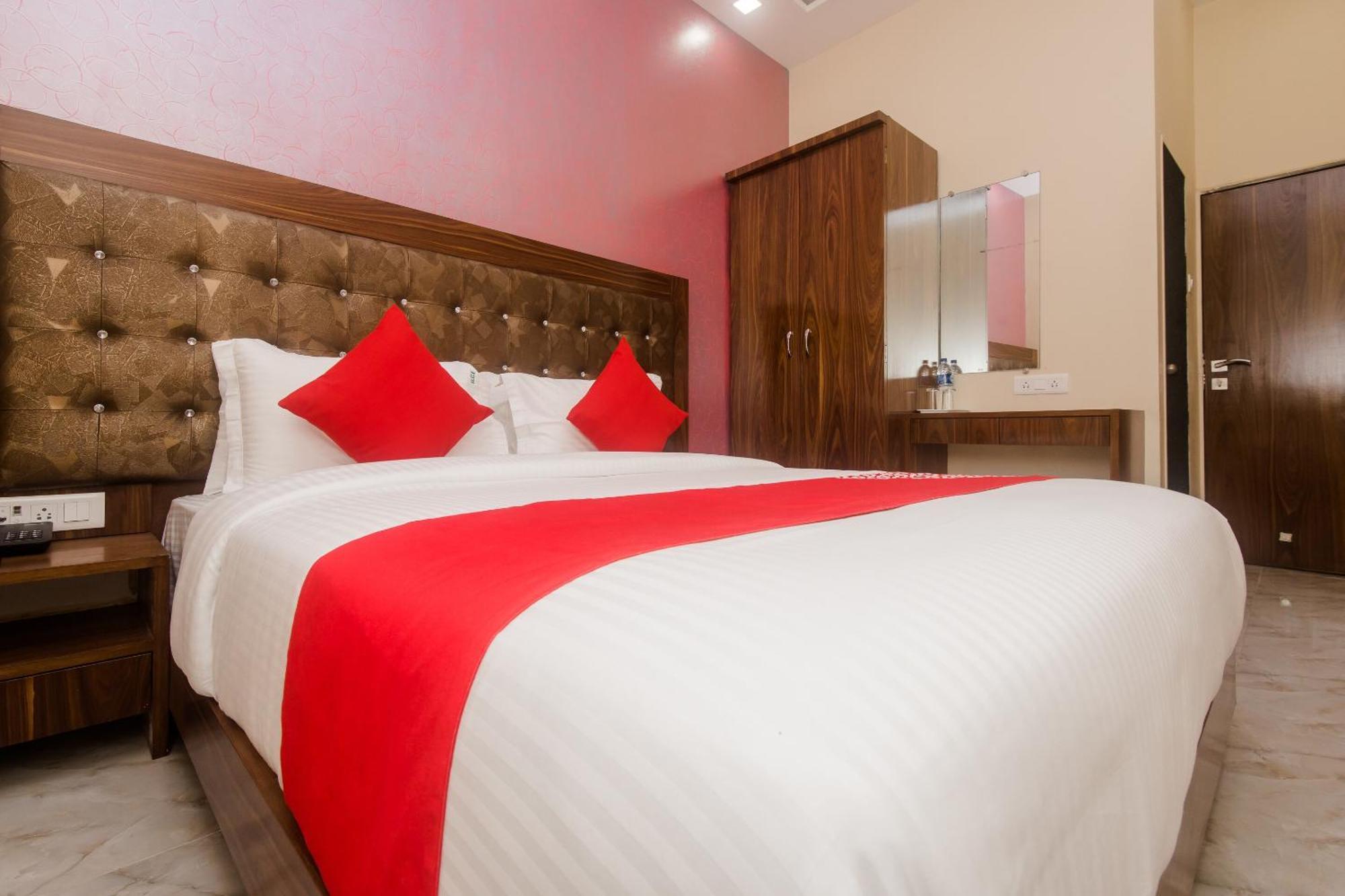 Hotel O Greenforest Near Airport Road Metro Station Mumbai Bagian luar foto