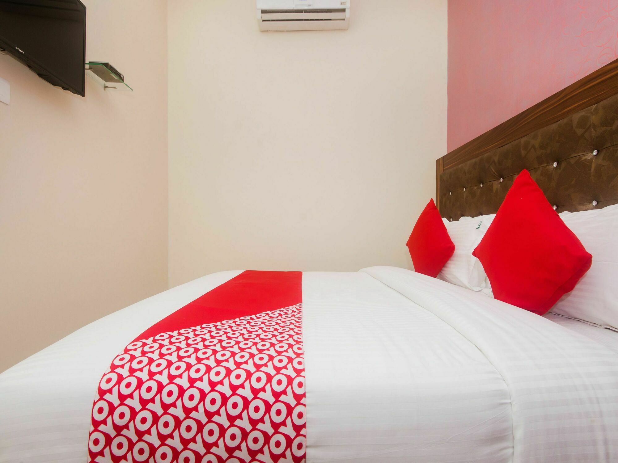 Hotel O Greenforest Near Airport Road Metro Station Mumbai Bagian luar foto
